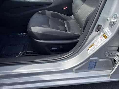 Used 2025 Nissan Altima 2.5 SV FWD image 18