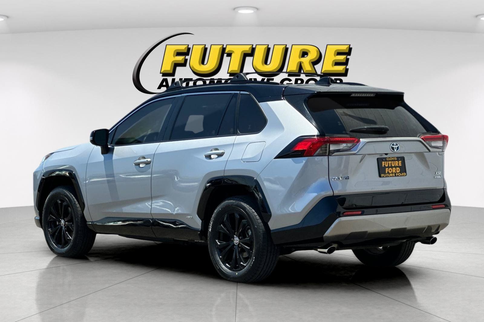 Used 2023 Toyota RAV4 XSE AWD/4WD image 5
