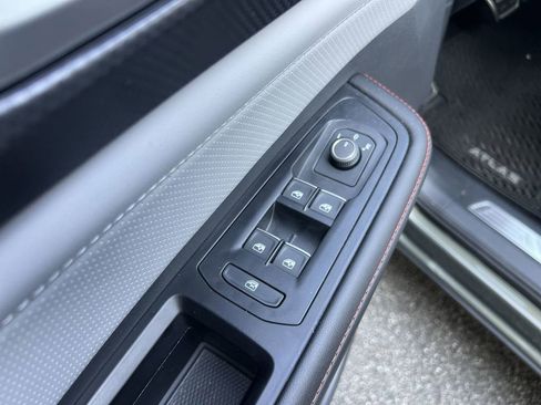 Used 2025 Volkswagen Atlas Peak Edition SE image 15