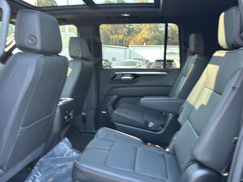 New 2026 Chevrolet Suburban RST image 9