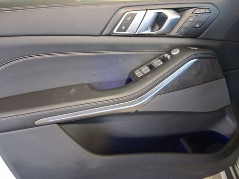 Used 2025 BMW X7 xDrive40i image 11