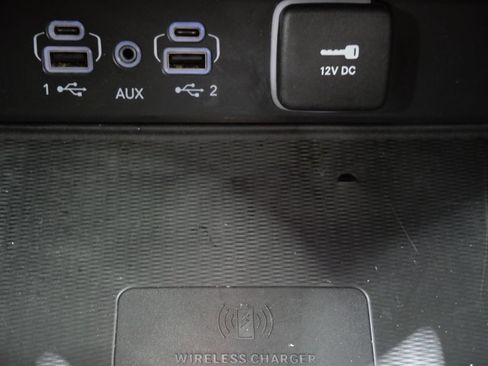 Used 2024 Jeep Grand Cherokee Altitude AWD/4WD image 23