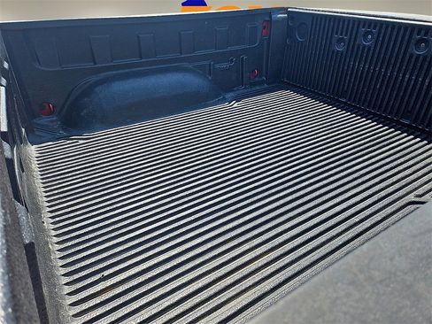 Used 2022 RAM 1500 Classic SLT image 15