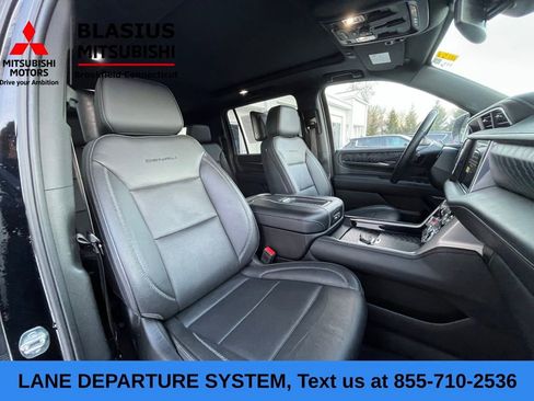 Used 2023 GMC Yukon XL Denali w/ Max Trailering Package image 17