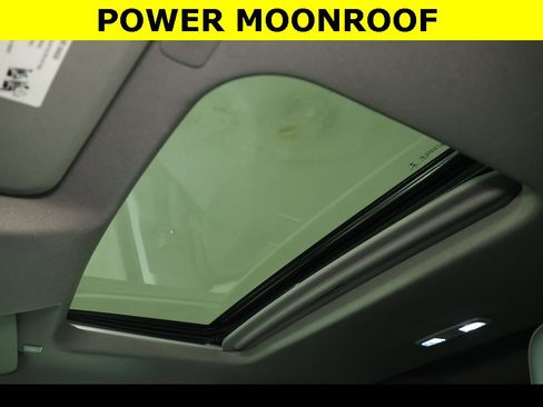 Used 2023 GMC Sierra 1500 SLT w/ SLT Convenience Package image 3