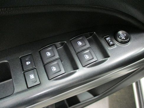 Used 2022 Chevrolet Colorado LT w/ LT Convenience Package image 14