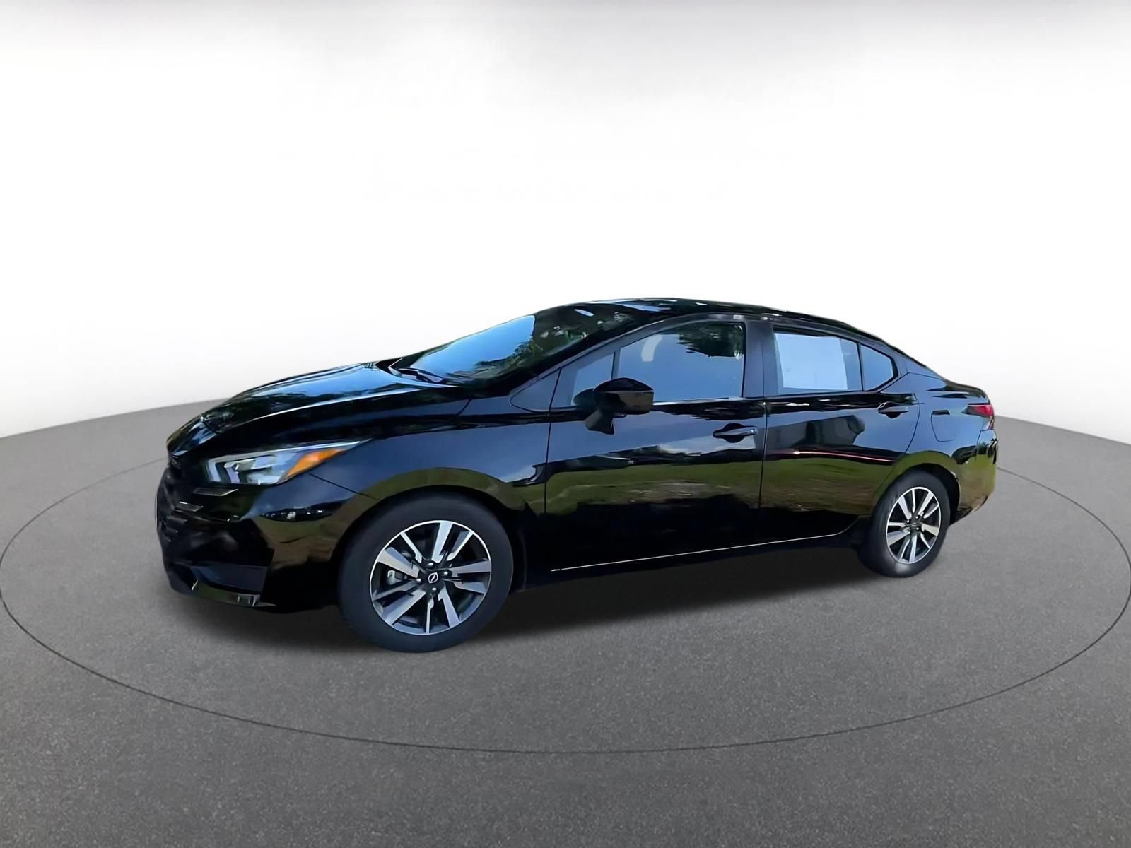 Used 2025 Nissan Versa SV FWD image 7