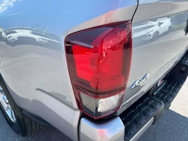 Used 2019 Toyota Tacoma SR w/ SR Convenience Package AWD/4WD image 11