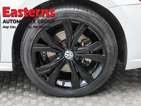 Used 2022 Volkswagen Passat 2.0T SE image 50