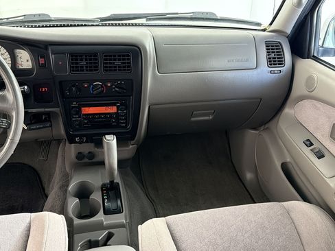Used 2003 Toyota Tacoma PreRunner w/ Limited Pkg RWD image 26