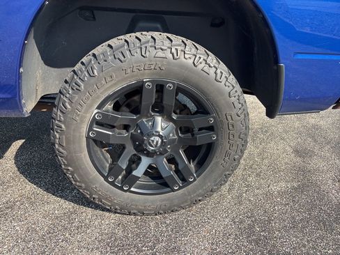 Used 2017 RAM 1500 Express AWD/4WD image 9