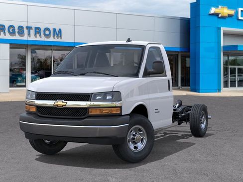 New 2026 Chevrolet Express 3500 w/ Power Convenience Package RWD image 6