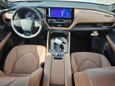 New 2026 Toyota Grand Highlander AWD Hybrid image 11