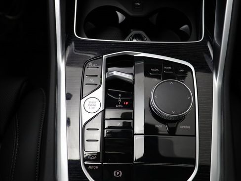 New 2026 BMW X6 xDrive40i w/ Climate Comfort Package image 12