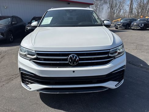 Used 2023 Volkswagen Tiguan SEL R-Line image 2