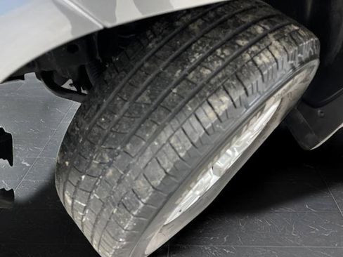 Used 2022 Nissan Frontier SV image 33