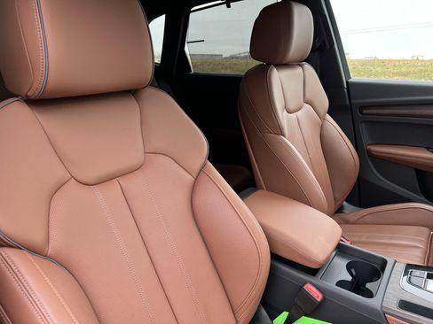 Certified 2025 Audi Q5 2.0T Premium Plus w/ Premium Plus Package image 35