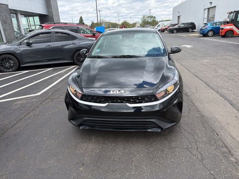 Used 2023 Kia Forte LXS w/ LXS Technology Package image 5