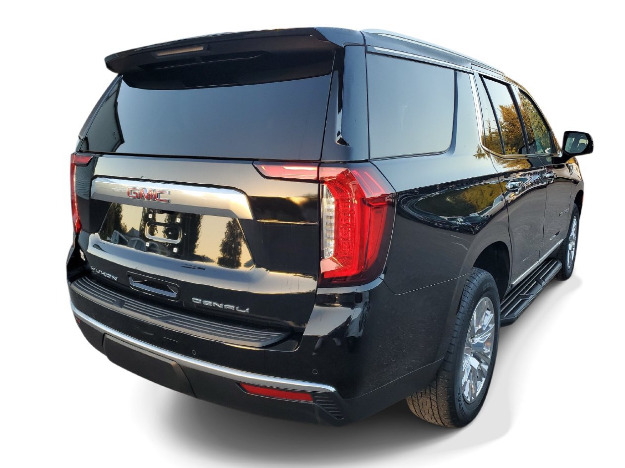 Used 2024 GMC Yukon Denali w/ Advanced Technology Package AWD/4WD image 4