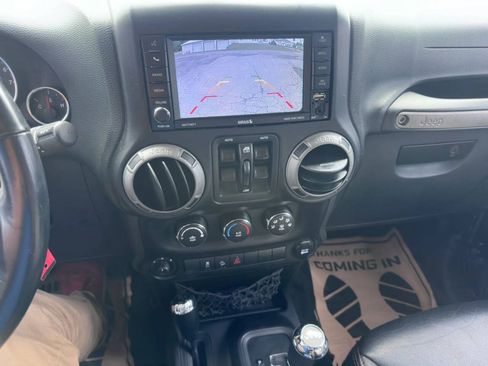 Used 2014 Jeep Wrangler Unlimited Sport w/ Quick Order Package 24S AWD/4WD image 16