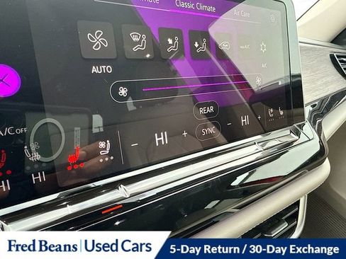 Used 2024 Volkswagen Atlas SEL Premium R-Line image 21