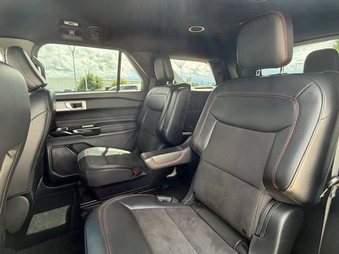 Used 2023 Ford Explorer ST-Line AWD/4WD image 19