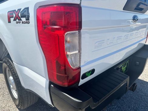 Used 2022 Ford F250 XL w/ Power Equipment Group image 7
