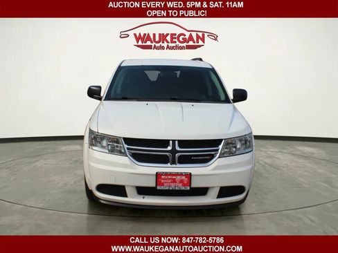 Used 2016 Dodge Journey SE w/ Flexible Seating Group FWD image 2