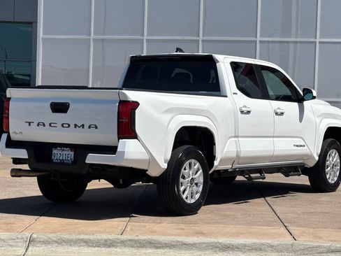 Used 2025 Toyota Tacoma SR5 AWD/4WD image 4