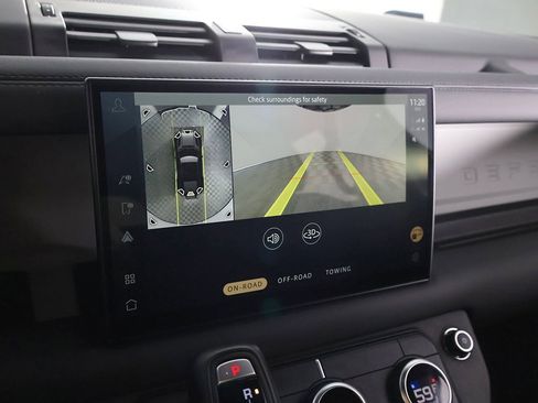 Used 2024 Land Rover Defender 110 SE image 43