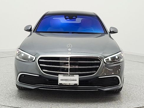 Certified 2022 Mercedes-Benz S 500 4MATIC image 2