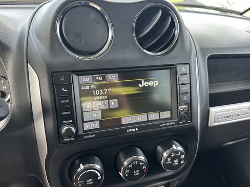 Used 2016 Jeep Compass Latitude AWD/4WD image 14