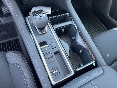 New 2025 Nissan Pathfinder SV w/ Cargo Package image 12
