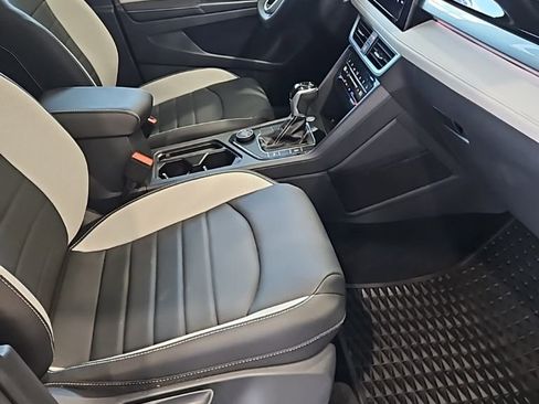 Used 2025 Volkswagen Taos SEL image 13