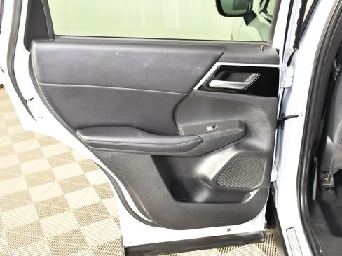 Used 2022 Mitsubishi Outlander SE AWD/4WD image 29
