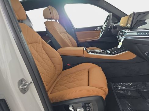 New 2026 BMW X5 xDrive40i w/ M Sport Package AWD/4WD image 9
