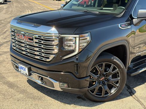 Used 2023 GMC Sierra 1500 Denali w/ Technology Package AWD/4WD image 8