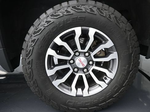 Used 2020 GMC Sierra 1500 AT4 w/ AT4 Premium Package AWD/4WD image 15