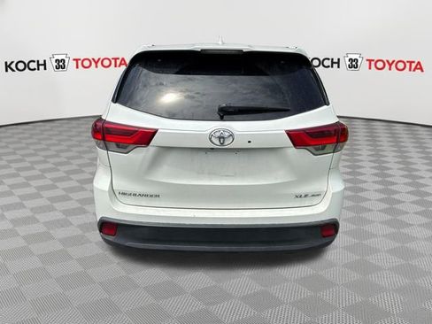 Used 2017 Toyota Highlander XLE AWD/4WD image 7