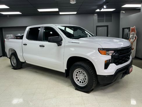 Used 2023 Chevrolet Silverado 1500 W/T w/ Trailering Package image 2