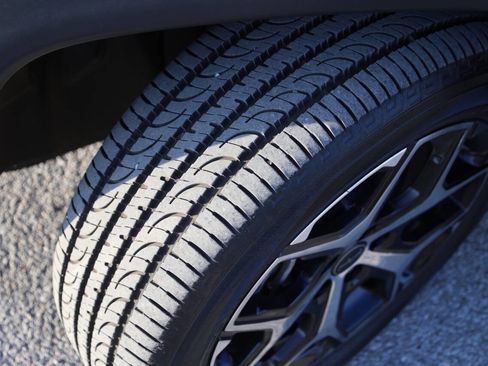 Used 2025 Jeep Compass Limited image 25