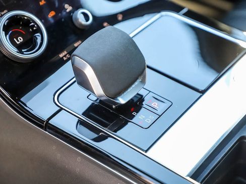 Used 2023 Land Rover Range Rover Velar R-Dynamic S image 18