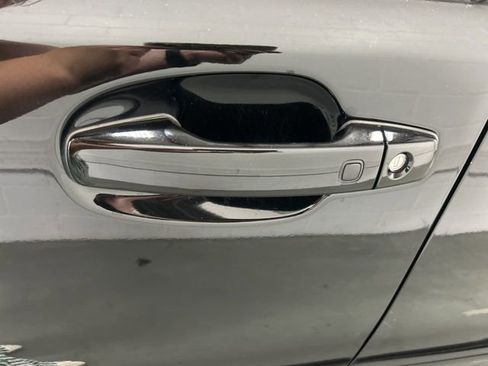 Used 2010 Toyota Land Cruiser image 5