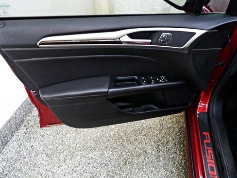 Used 2013 Ford Fusion SE FWD image 7