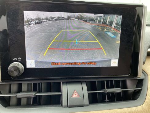 Used 2024 Toyota RAV4 XLE w/ Convenience Package image 15