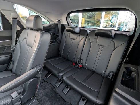 Used 2024 Kia Sorento SX image 21