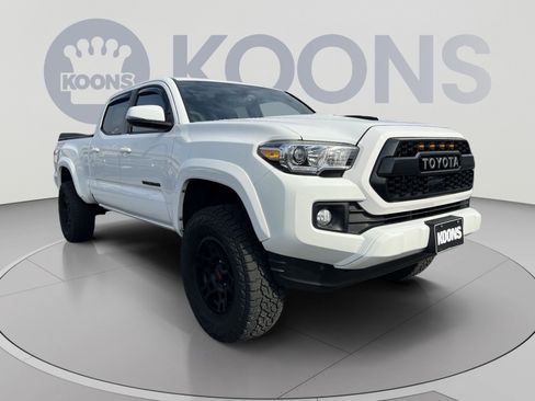 Used 2019 Toyota Tacoma TRD Sport AWD/4WD image 10