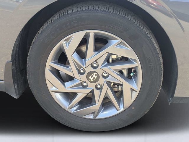 Used 2024 Hyundai Elantra SEL FWD image 11