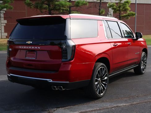 New 2026 Chevrolet Suburban High Country AWD/4WD image 37