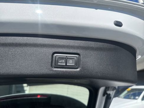 Used 2025 Audi Q6 e-tron Premium w/ Convenience Package image 30
